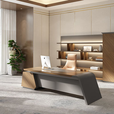 ซื้อ การสนับสนุนการปรับแต่ง โมเดิร์น Luxury Boss Office Desk พาน MDF ไม้ขนาดใหญ่สีเข้ม ออกแบบคลาสสิคสําหรับสํานักงาน ใช้เฟอร์นิเจอร์แบบโมดูล online manufacture